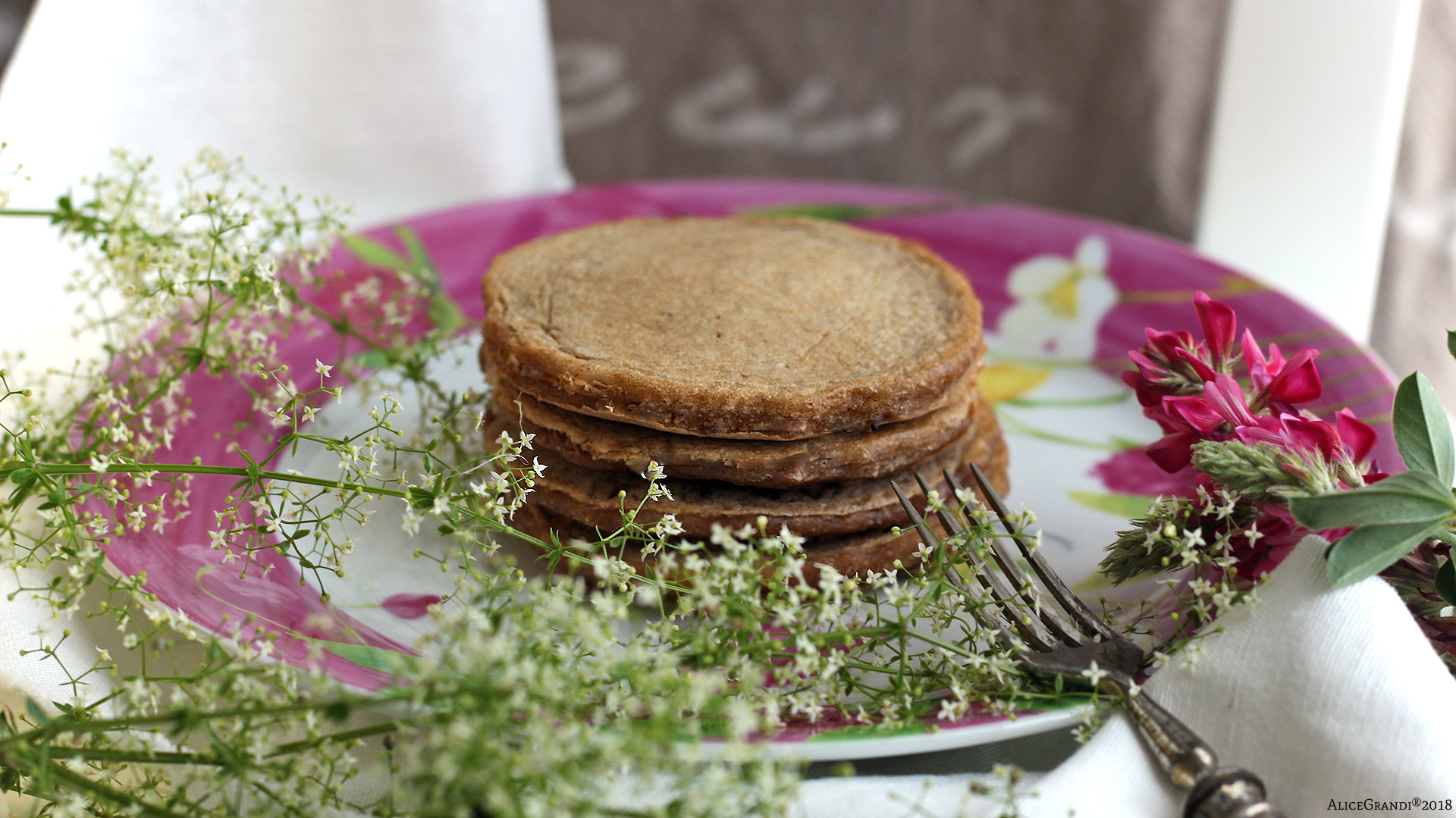 Pancakes vegani integrali {ricetta light, con lievito madre e senza}