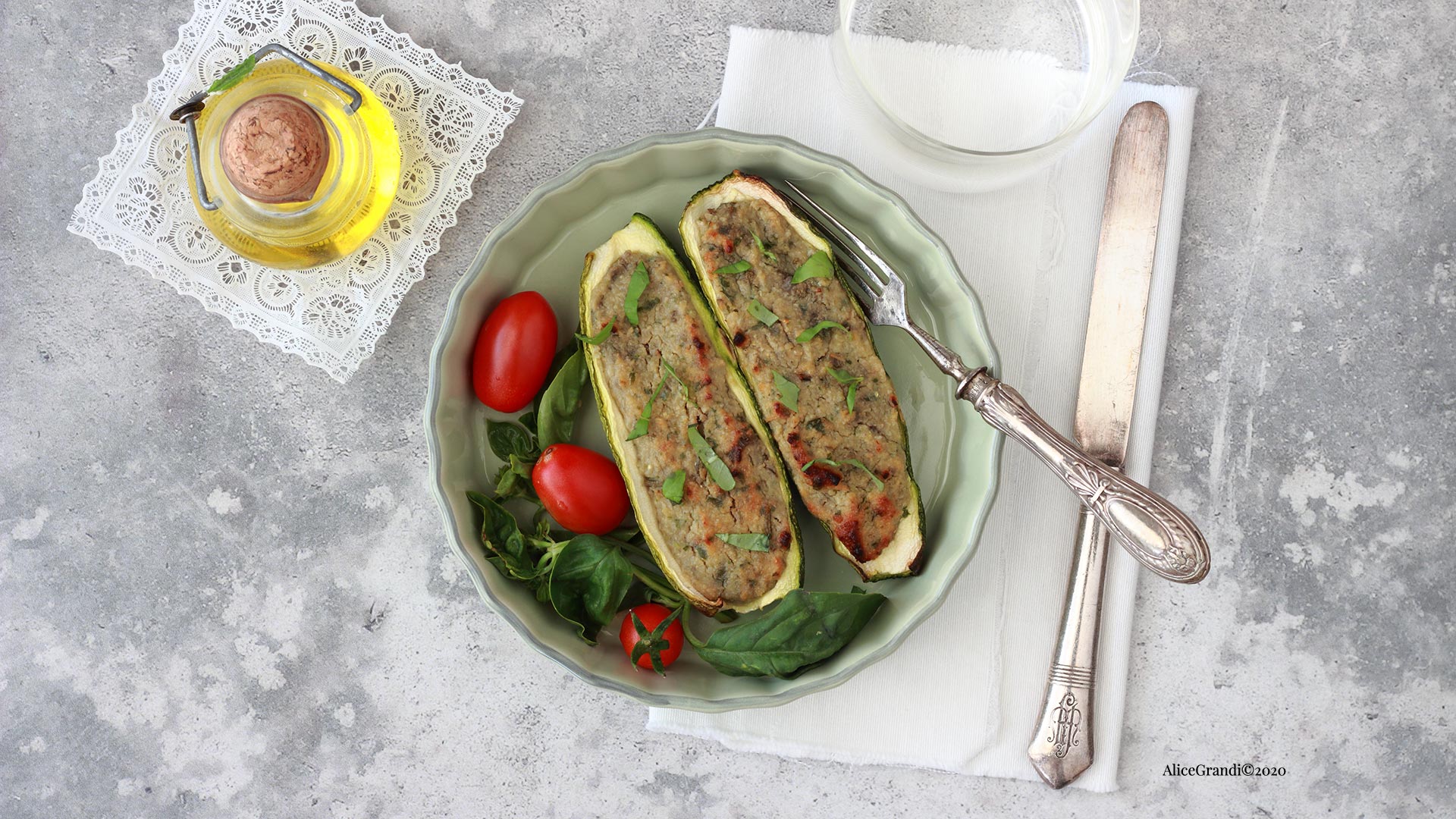 Zucchine ripiene al forno vegetariane: la mia ricetta light, veloce ...