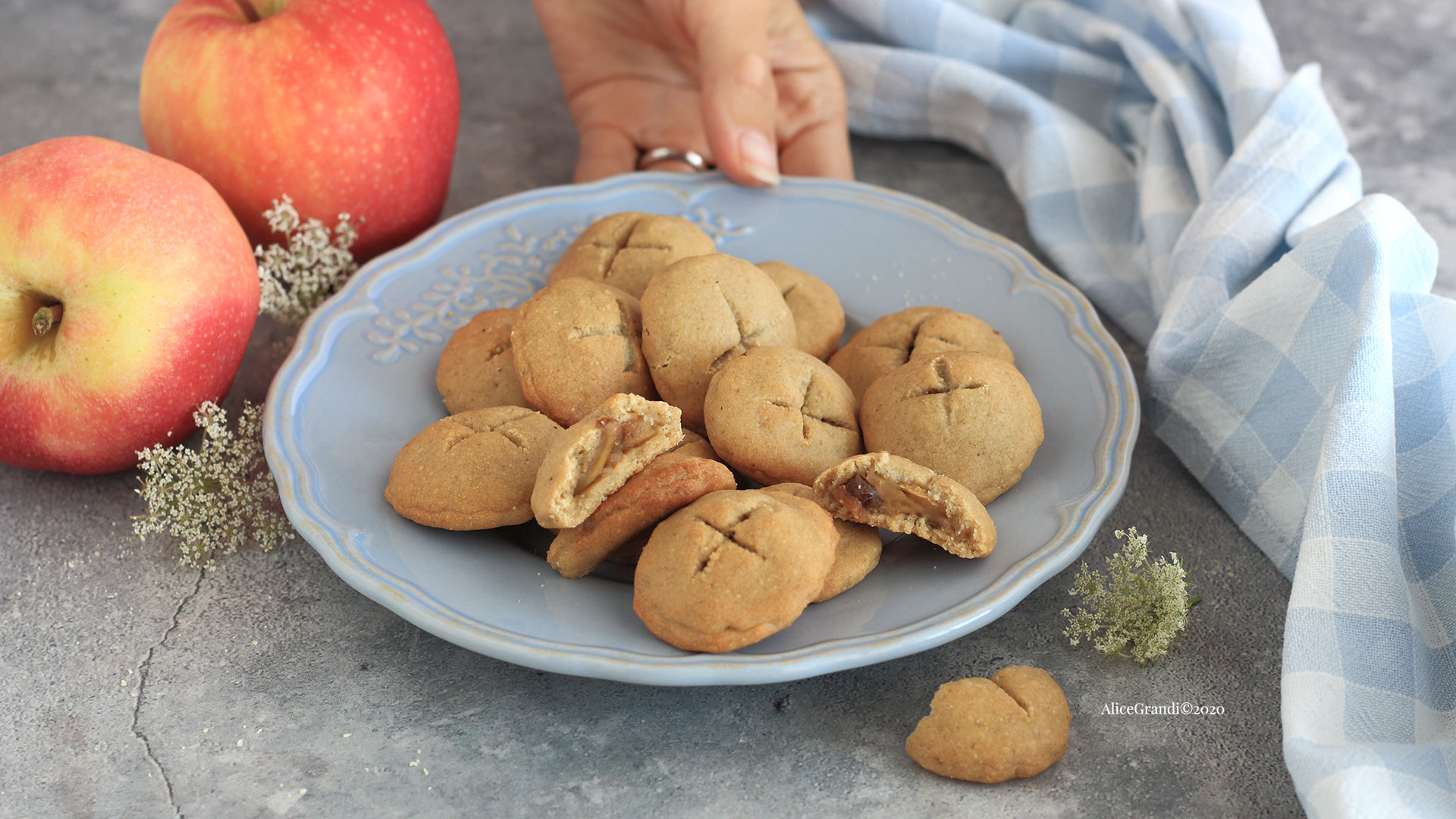 Biscotti cuor di mela senza burro