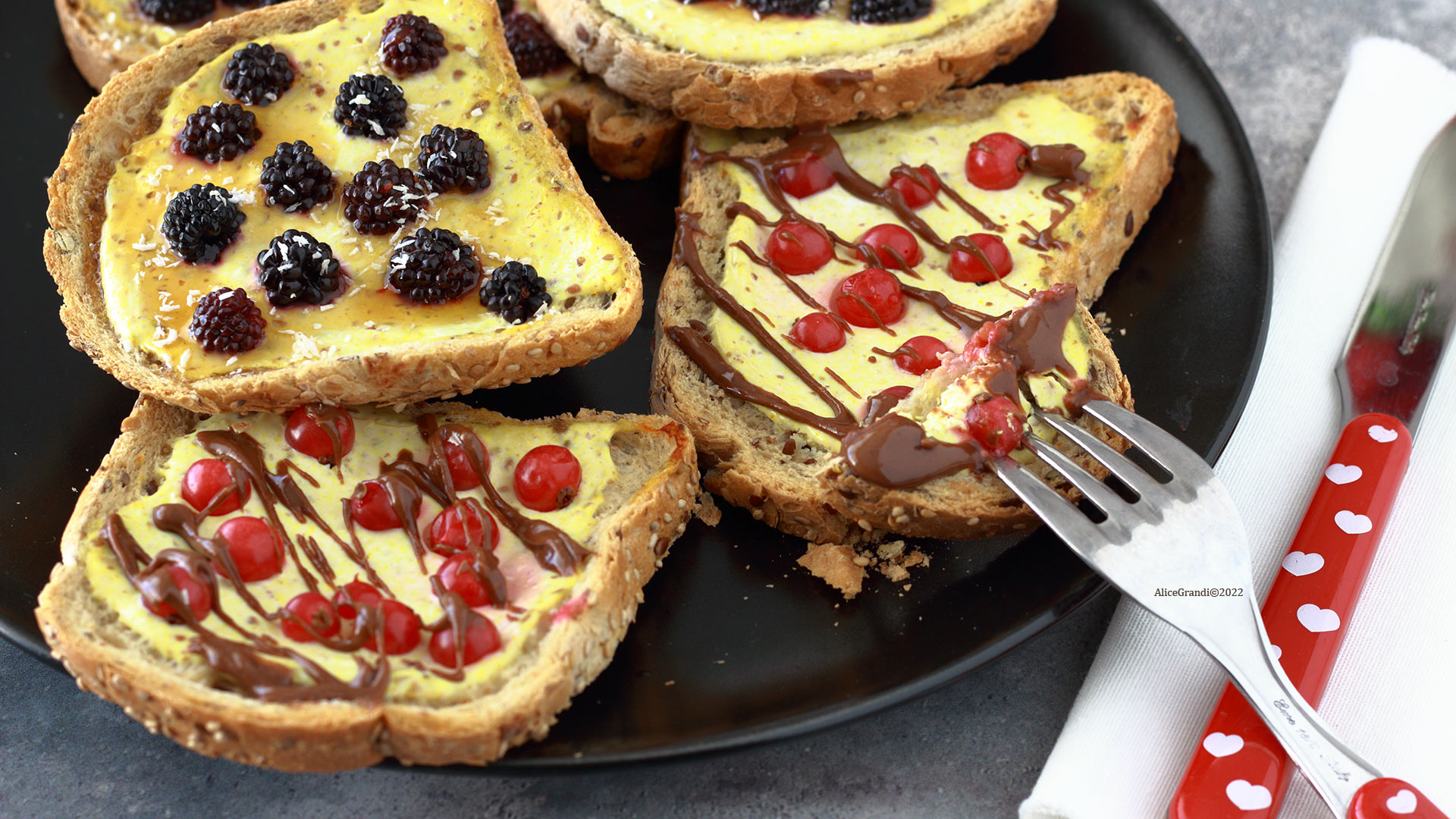Yogurt toast ricetta vegan